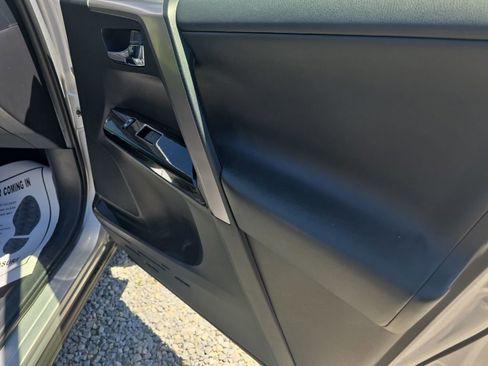 Used 2016 Toyota RAV4 Limited AWD/4WD image 19