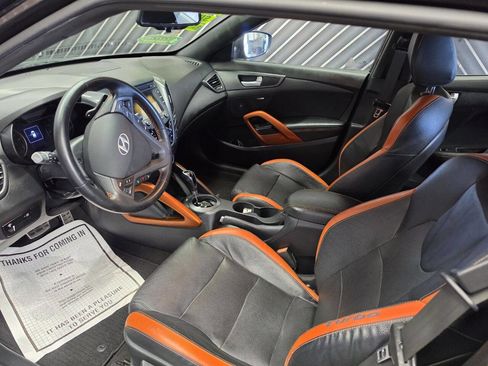 Used 2016 Hyundai Veloster Turbo FWD image 12