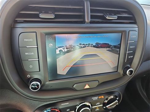 Used 2024 Kia Soul LX w/ LX Technology Package image 14
