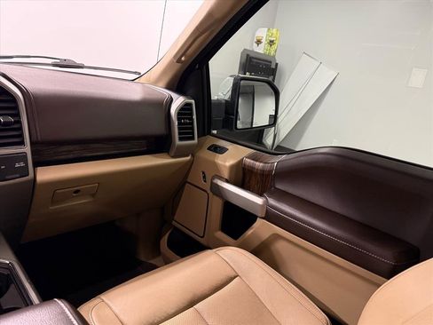 Used 2019 Ford F150 Lariat image 12