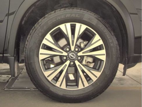 Used 2023 Nissan Rogue SV FWD image 25