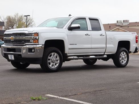 Used 2015 Chevrolet Silverado 2500 LTZ image 11