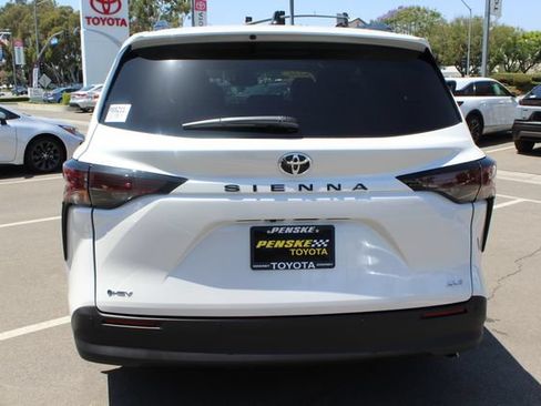 Certified 2026 Toyota Sienna XLE FWD image 67