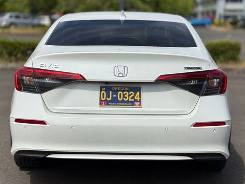 Used 2024 Honda Civic Touring image 4