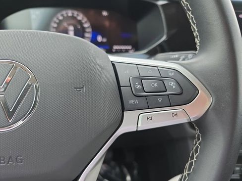 Used 2024 Volkswagen Taos SE image 20