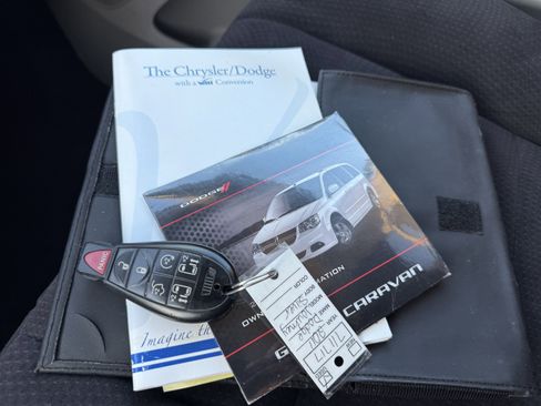 Used 2011 Dodge Grand Caravan Crew w/ Safety Sphere Group image 38