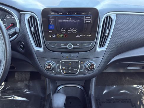 Used 2024 Chevrolet Malibu LT FWD image 25