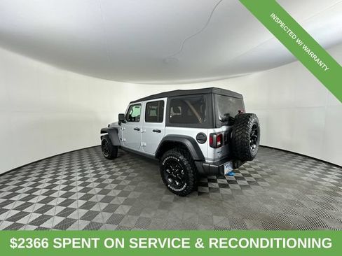 Used 2023 Jeep Wrangler Unlimited w/ Convenience Group AWD/4WD image 9