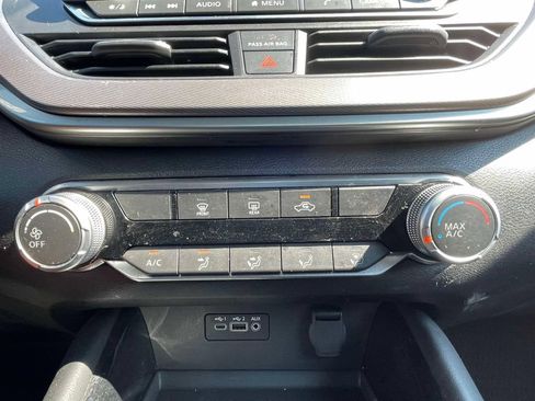 Used 2024 Nissan Altima 2.5 SR FWD image 28