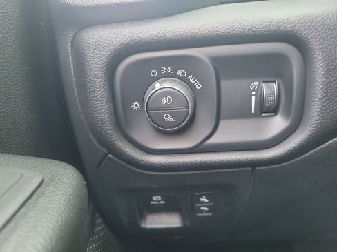 Used 2024 RAM 1500 Big Horn RWD image 24