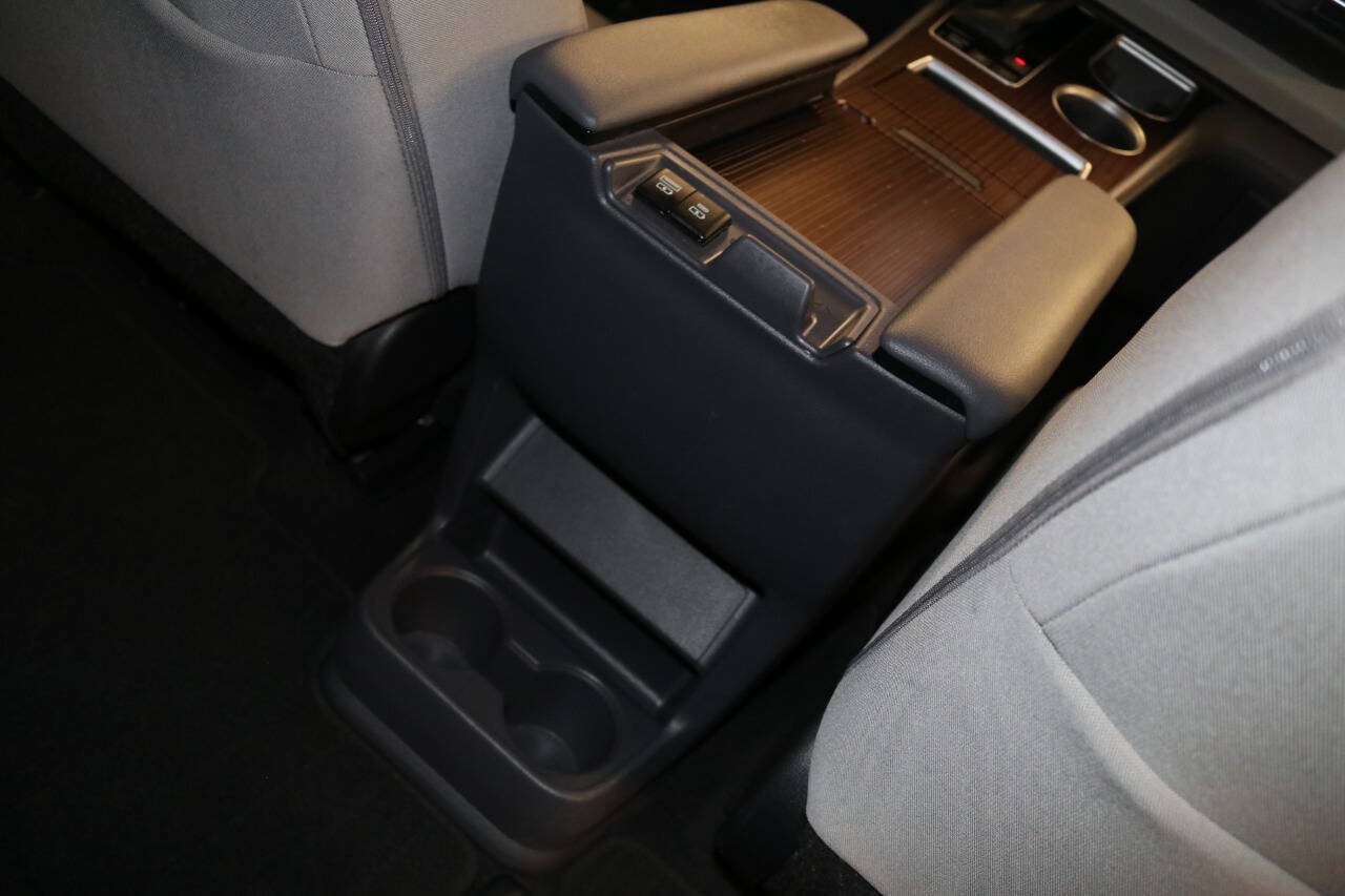 Used 2023 Toyota Sienna LE AWD/4WD image 67