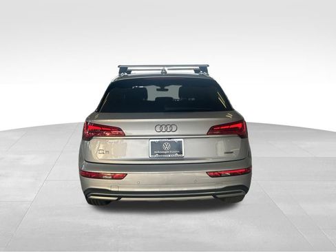 Used 2023 Audi Q5 2.0T Premium w/ Convenience Package image 4