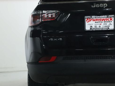Used 2023 Jeep Compass Latitude AWD/4WD image 43