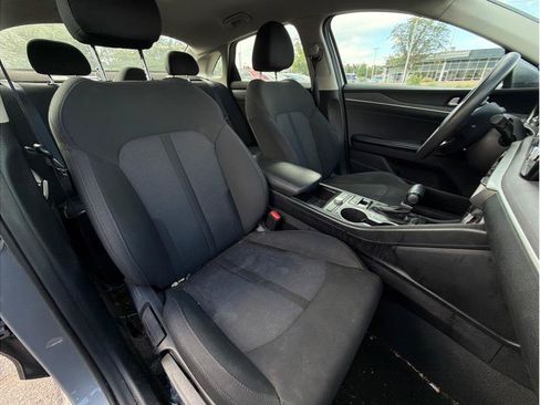 Used 2022 Kia K5 LXS FWD image 4
