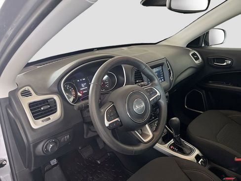 Used 2019 Jeep Compass Sport AWD/4WD image 9