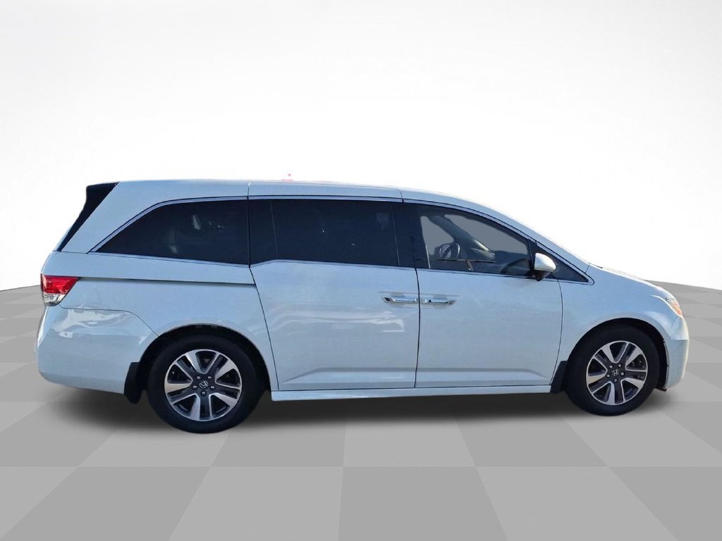 Used 2015 Honda Odyssey Touring Elite image 4