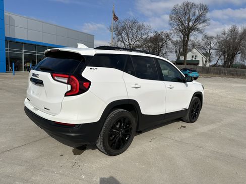 Certified 2022 GMC Terrain SLT w/ Elevation Edition image 3