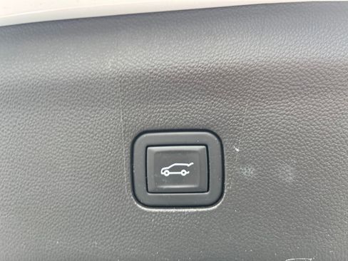 Used 2024 Buick Enclave Premium image 26