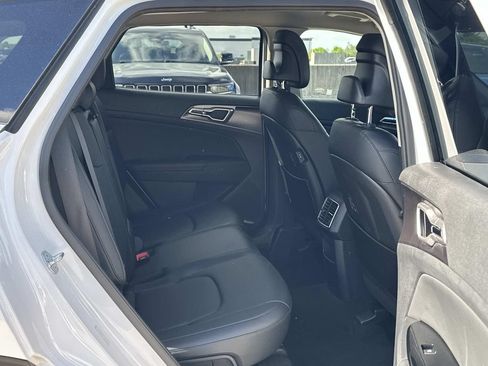 Used 2023 Kia Sportage EX AWD/4WD image 20