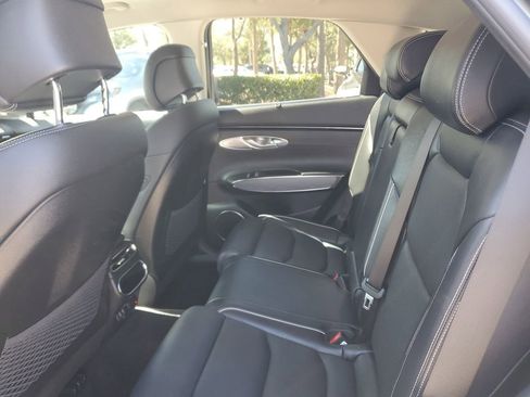 Used 2022 Genesis GV70 2.5T w/ Advanced Package image 15