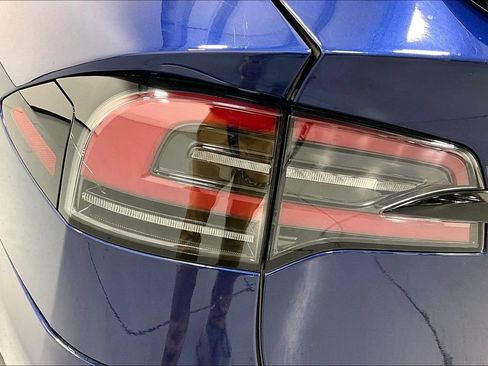 Used 2022 Tesla Model X AWD/4WD image 38
