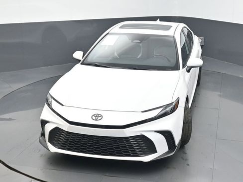 Used 2025 Toyota Camry SE w/ Convenience Package image 38