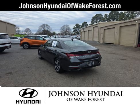 Certified 2023 Hyundai Elantra SEL w/ Convenience Package image 15