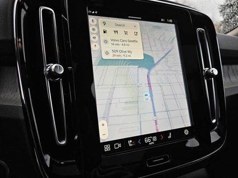 Certified 2024 Volvo XC40 B5 Plus w/ Protection Package Premier image 29