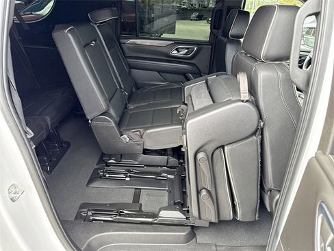 Used 2024 GMC Yukon XL SLT image 31