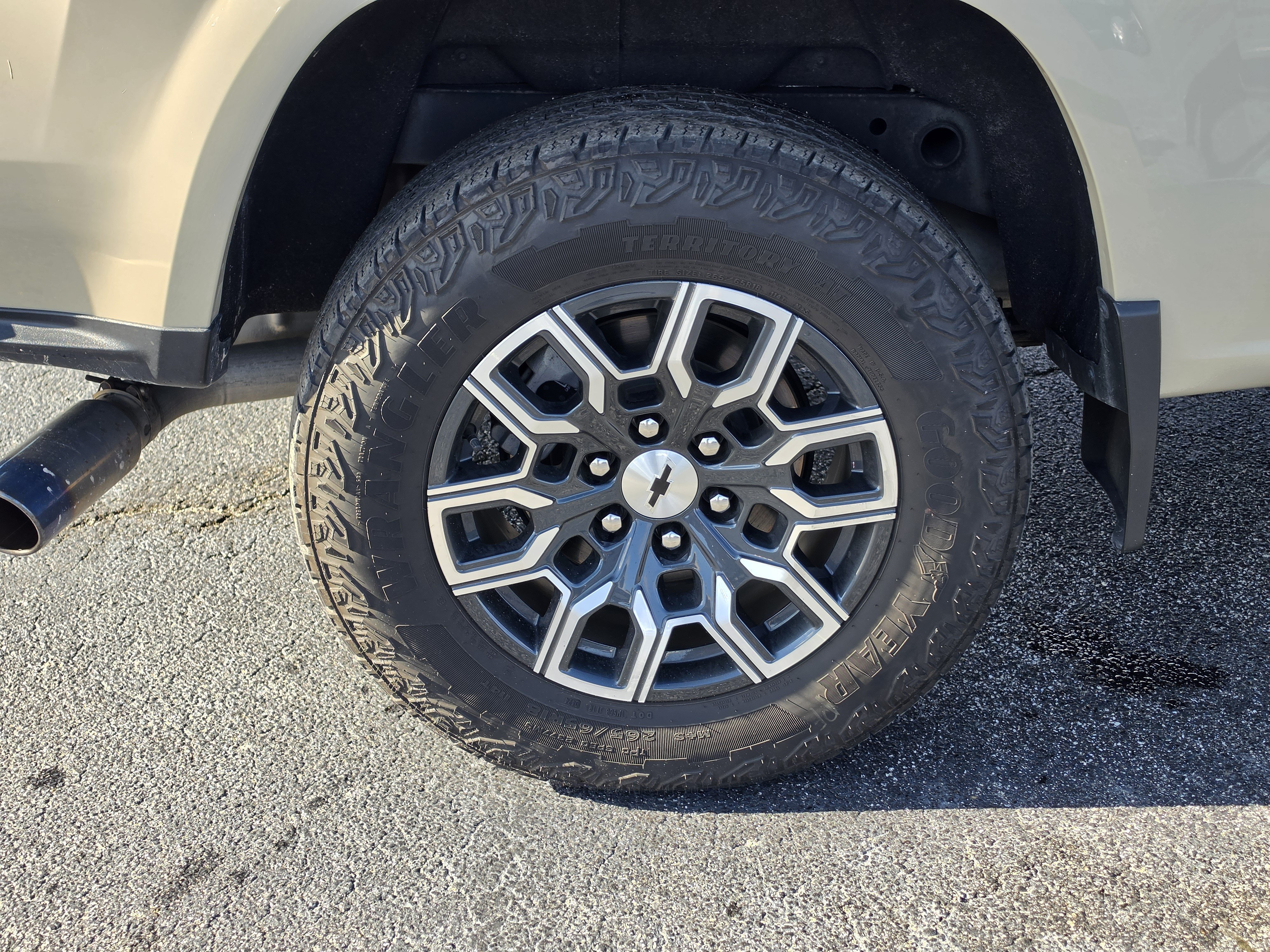 Certified 2024 Chevrolet Colorado Z71 w/ Z71 Convenience Package 2 AWD/4WD image 5