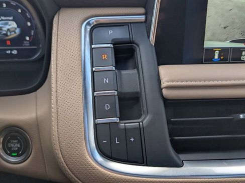 Used 2023 Chevrolet Suburban Premier w/ Texas Edition RWD image 24