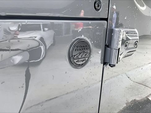 Used 2023 Jeep Wrangler Unlimited Sahara image 9