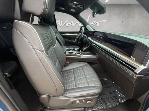 Certified 2025 Cadillac Escalade Sport Platinum w/ LPO, ONYX Package AWD/4WD image 22