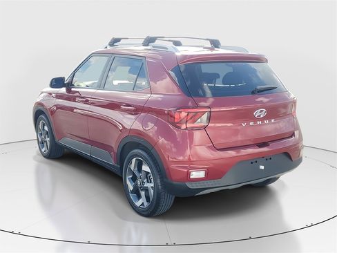 Used 2024 Hyundai Venue SEL image 5