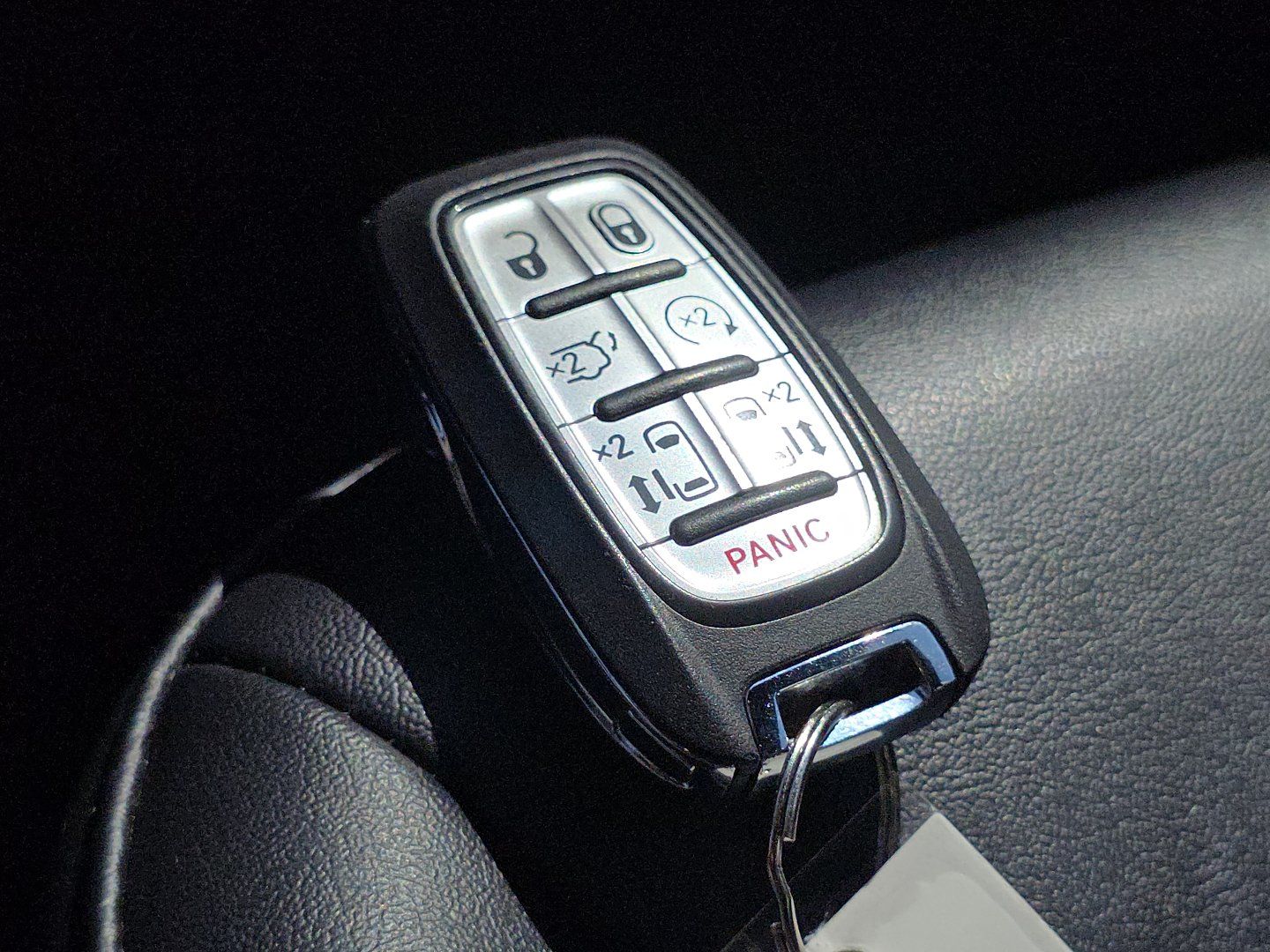 Used 2024 Chrysler Pacifica Limited FWD image 30