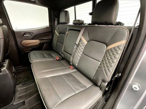 Used 2023 GMC Canyon Denali image 19