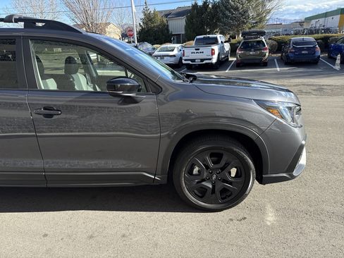 Used 2025 Subaru Ascent Onyx Edition image 8