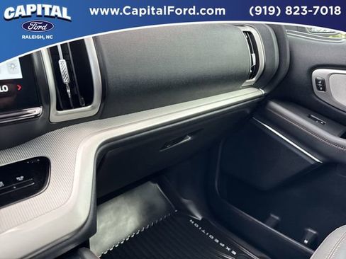 Certified 2025 Ford Expedition Active image 27