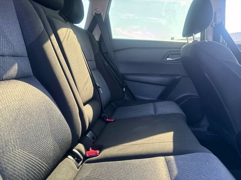 Certified 2025 Nissan Rogue SV FWD image 32