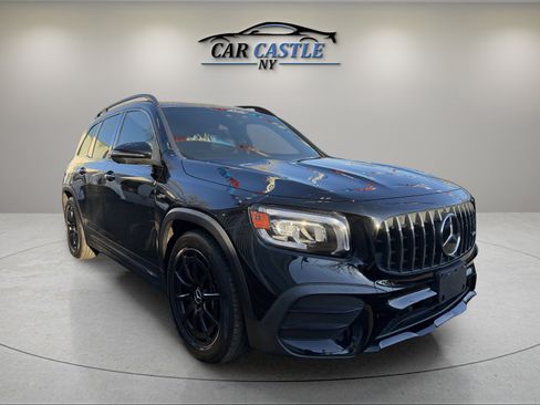 Used 2021 Mercedes-Benz GLB 35 AMG 4MATIC image 4