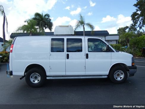 Used 2021 Chevrolet Express 2500 w/ Driver Convenience Package RWD image 2