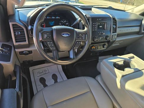 Used 2021 Ford F550 4x4 Regular Cab Super Duty image 4