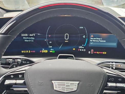 New 2026 Cadillac Vistiq Premium Luxury AWD/4WD image 37