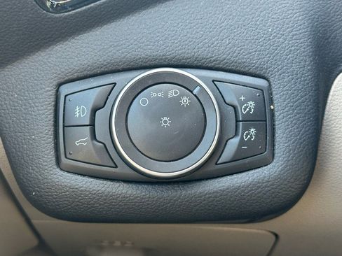 Used 2018 Ford Escape Titanium w/ Ford Safe & Smart Package image 19