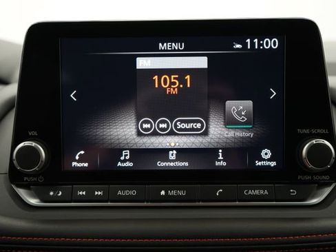 Used 2025 Nissan Rogue SV AWD/4WD image 26