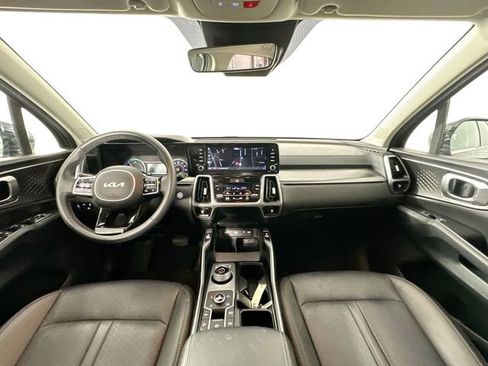 Used 2023 Kia Sorento EX AWD/4WD image 3