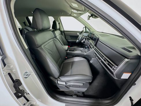 Used 2025 Hyundai Santa Fe SEL image 33