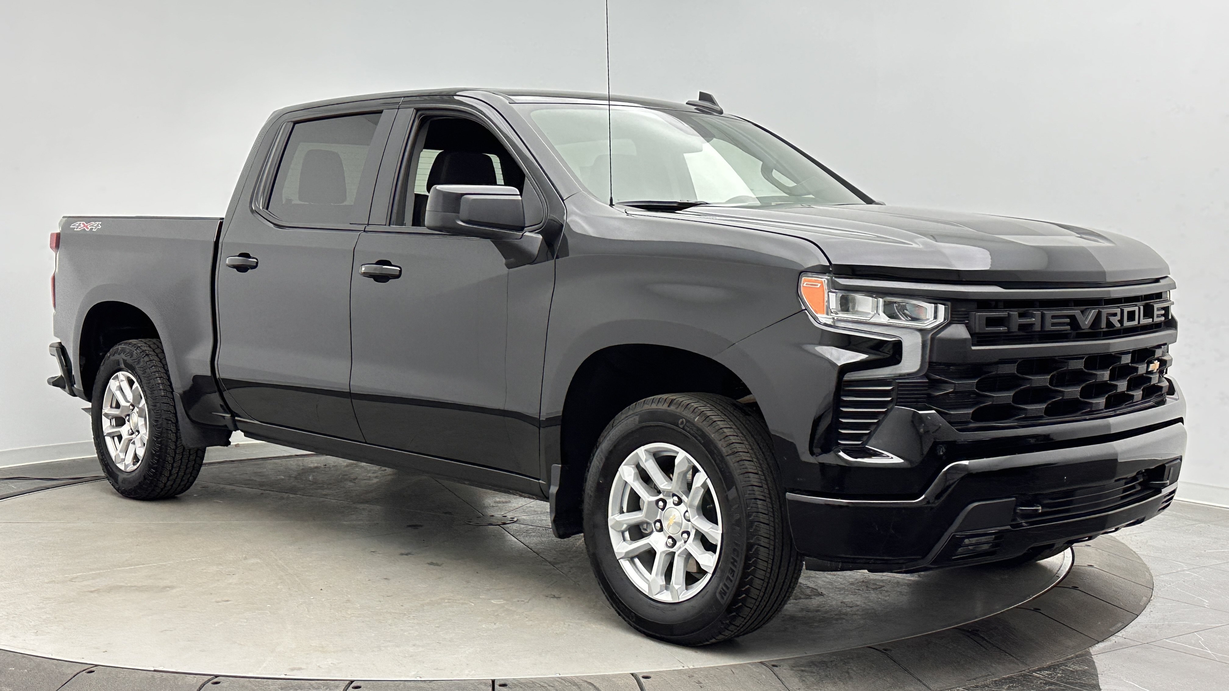 Used 2026 Chevrolet Silverado 1500 RST AWD/4WD image 3