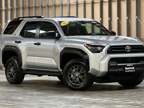 Used 2025 Toyota 4Runner SR5 image 2