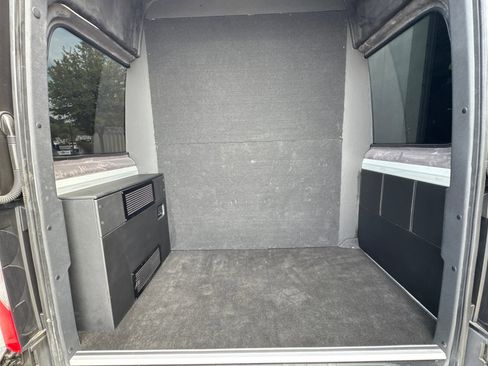 Used 2024 Mercedes-Benz eSprinter 170 Cargo image 10